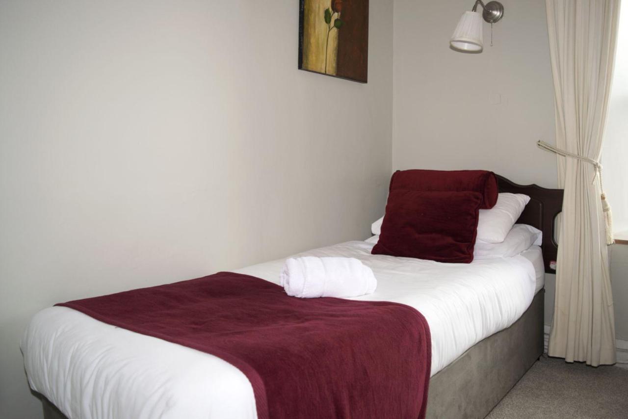 Ravine Hotel Lisdoonvarna Buitenkant foto