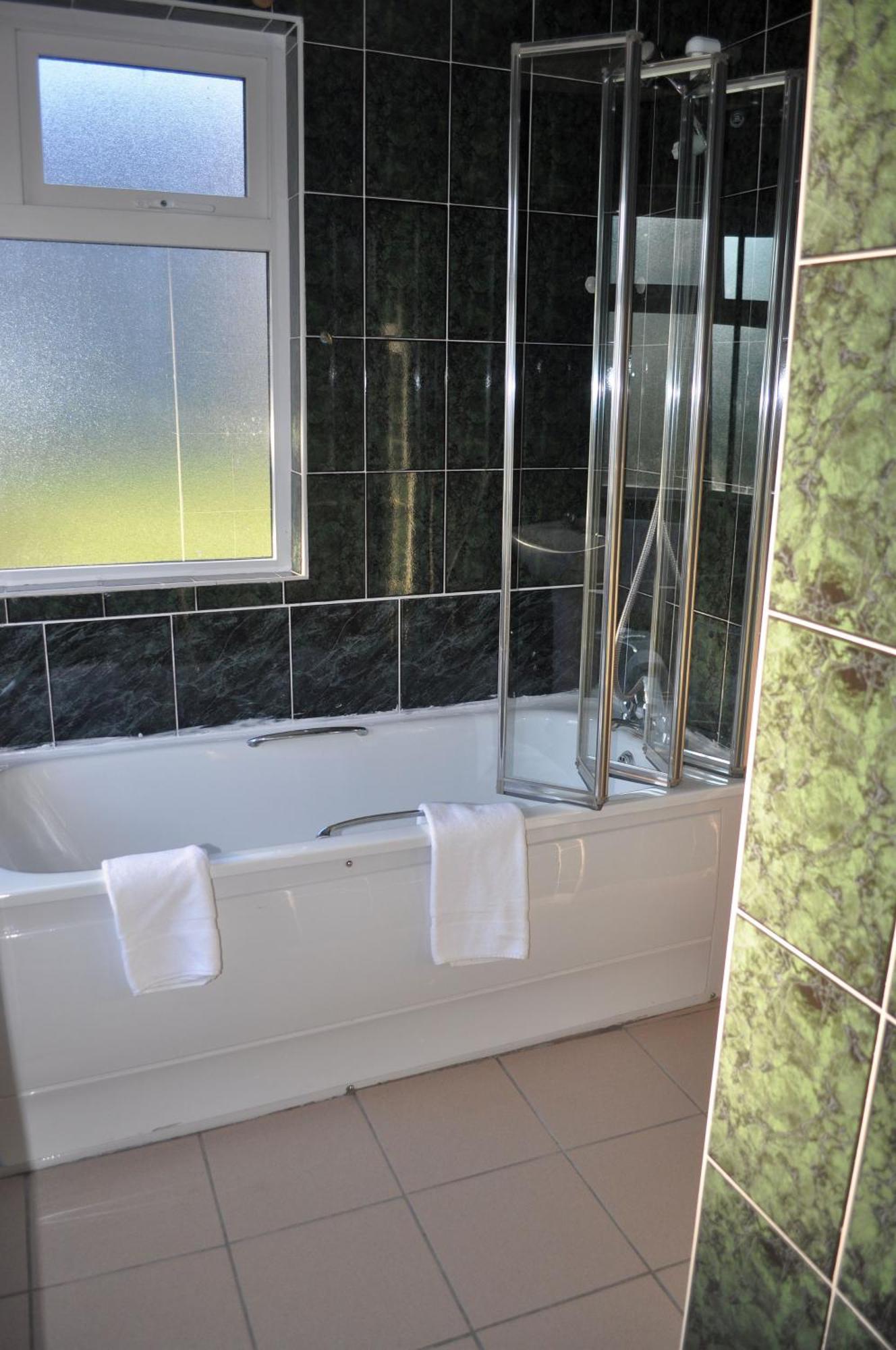Ravine Hotel Lisdoonvarna Buitenkant foto